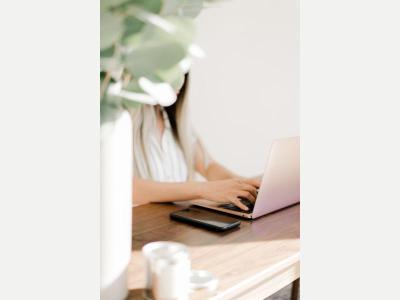  Secretaria recepcionista se ofrece. 