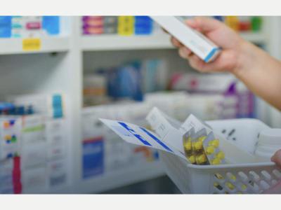  SE NECESITA FARMAC�UTICO PARA DT FCIA 