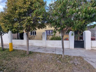 Casas Alquiler San Juan Casa en alquiler en Villa Rachel | 3 dormitorios, cochera y fondo