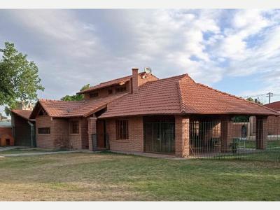 Casas Venta San Juan VENDE EN LOTEO PRIVADO CORAZON DEL BARRIO LAS MORERAS SANTA LUCIA